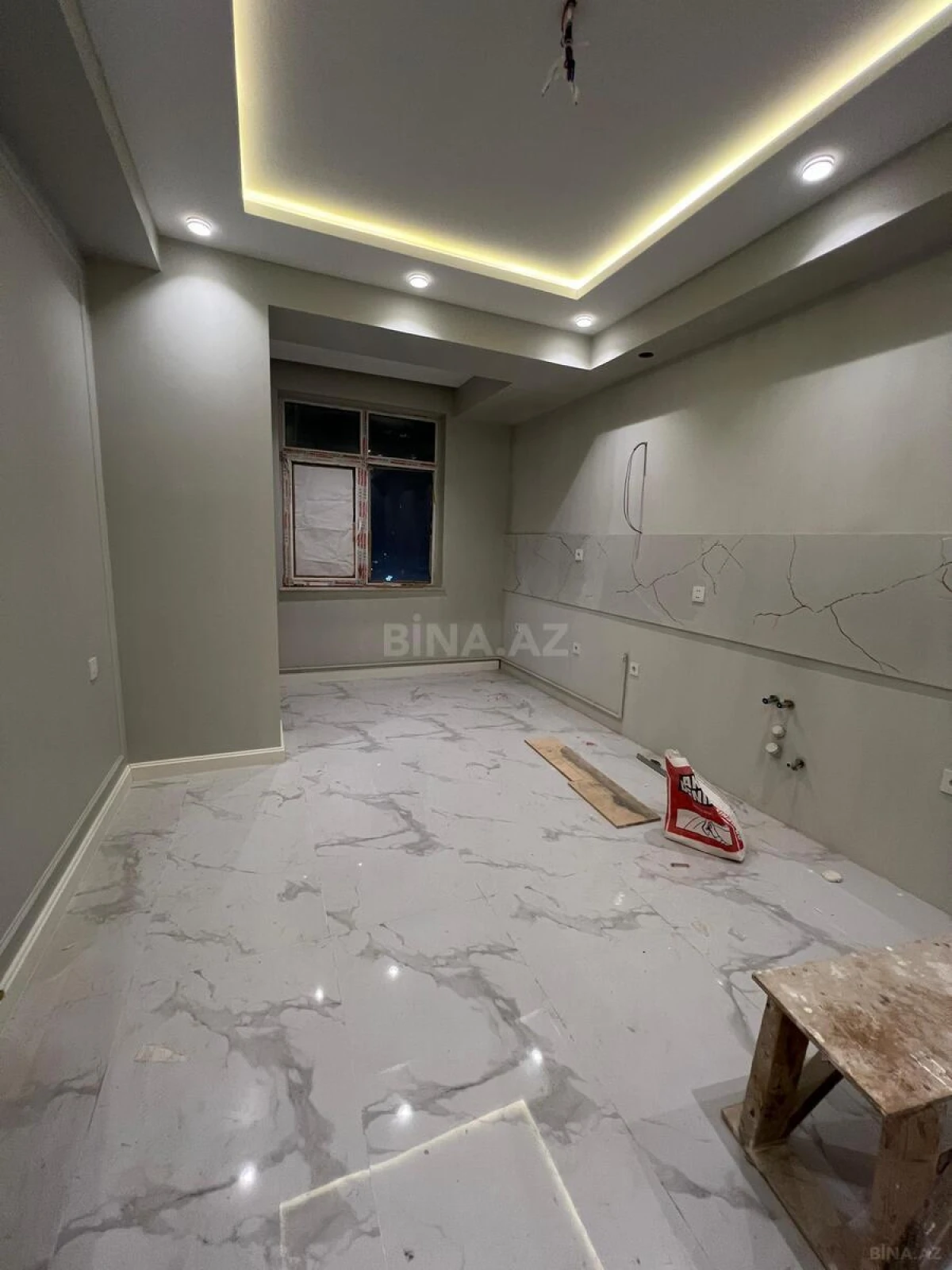 Satılır 3 otaqlı mənzil 138 m²