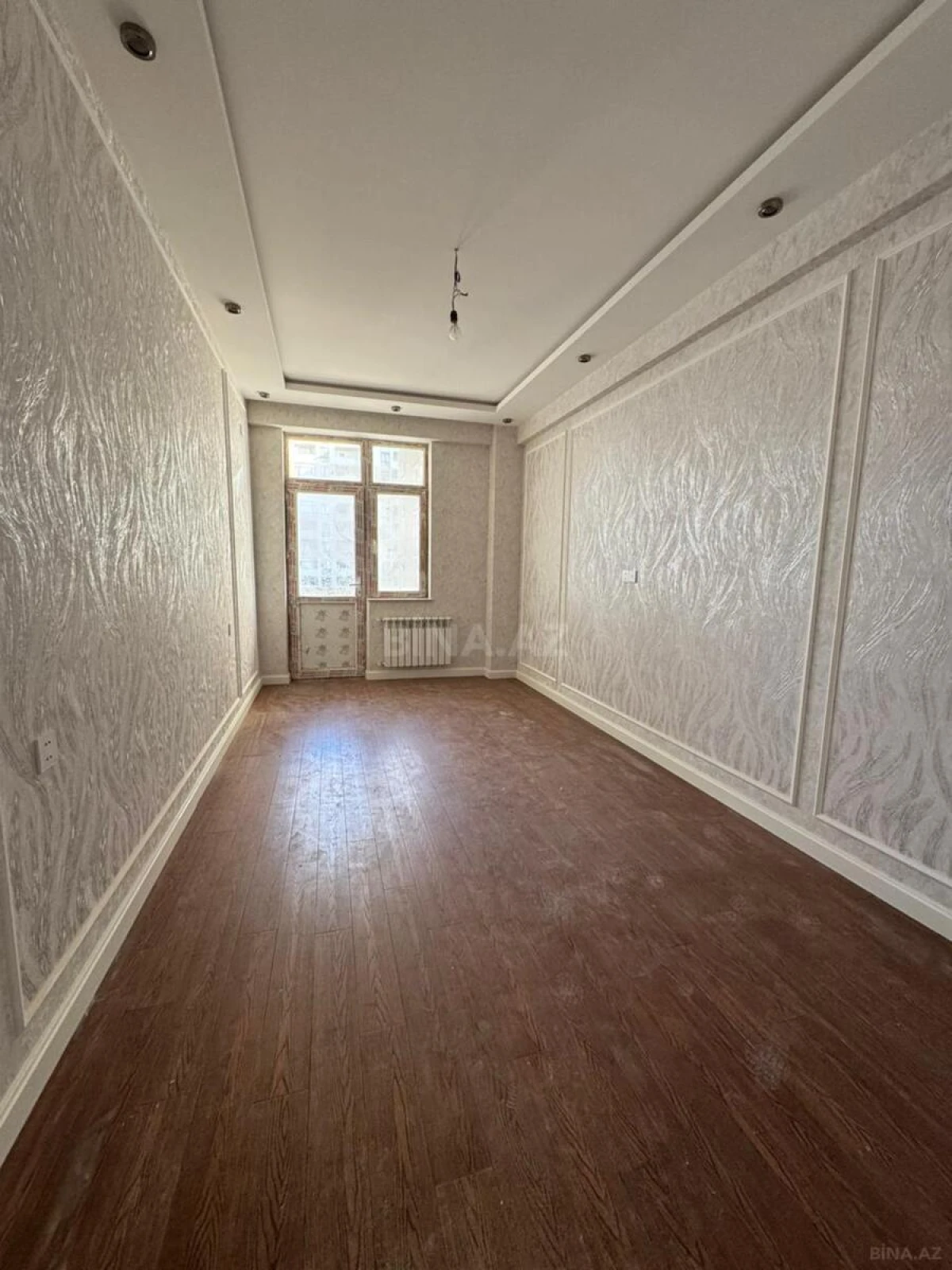 Satılır 3 otaqlı mənzil 138 m²