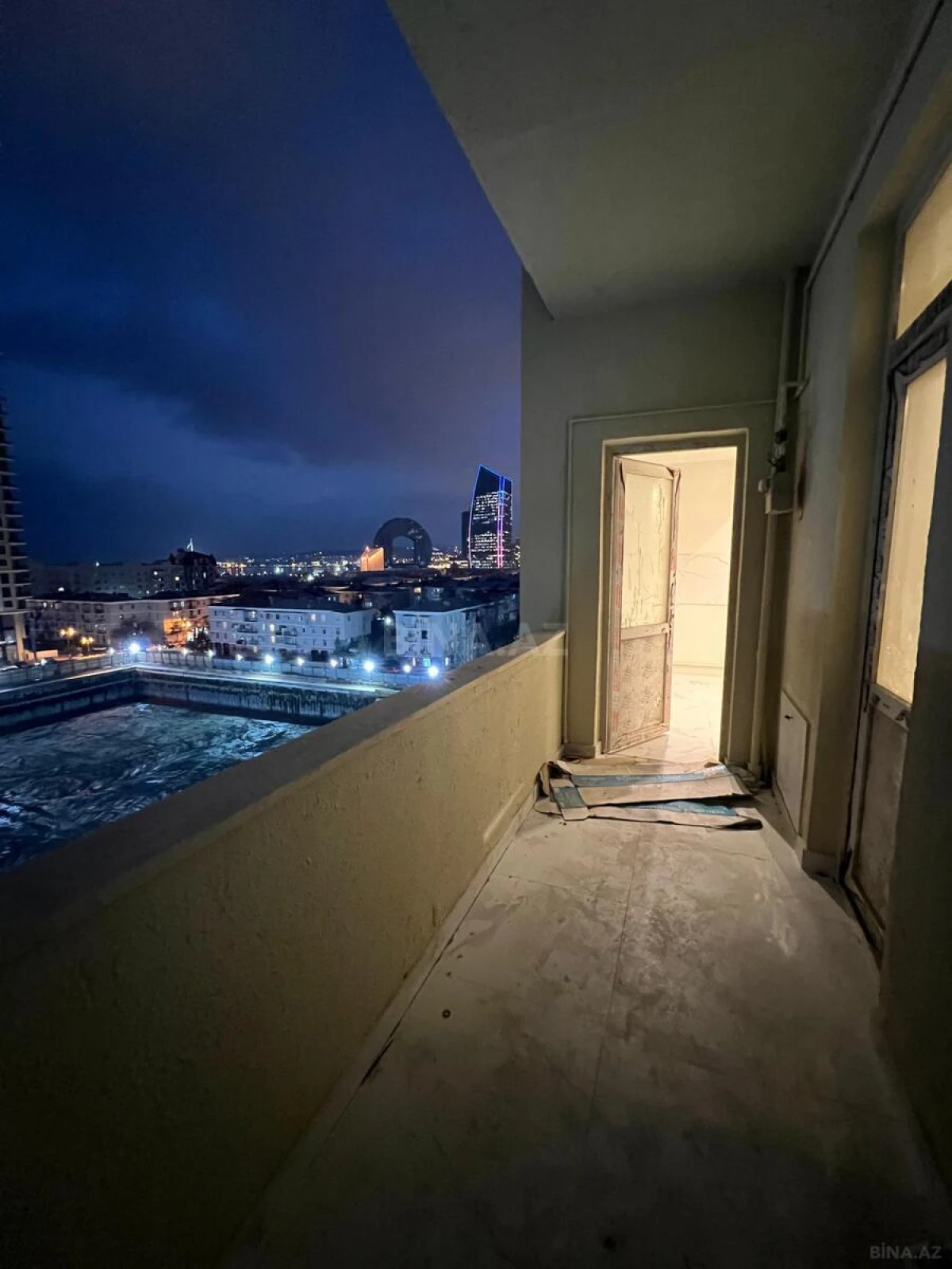 Satılır 3 otaqlı mənzil 138 m²