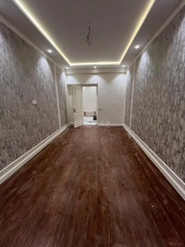 Satılır 3 otaqlı mənzil 138 m²