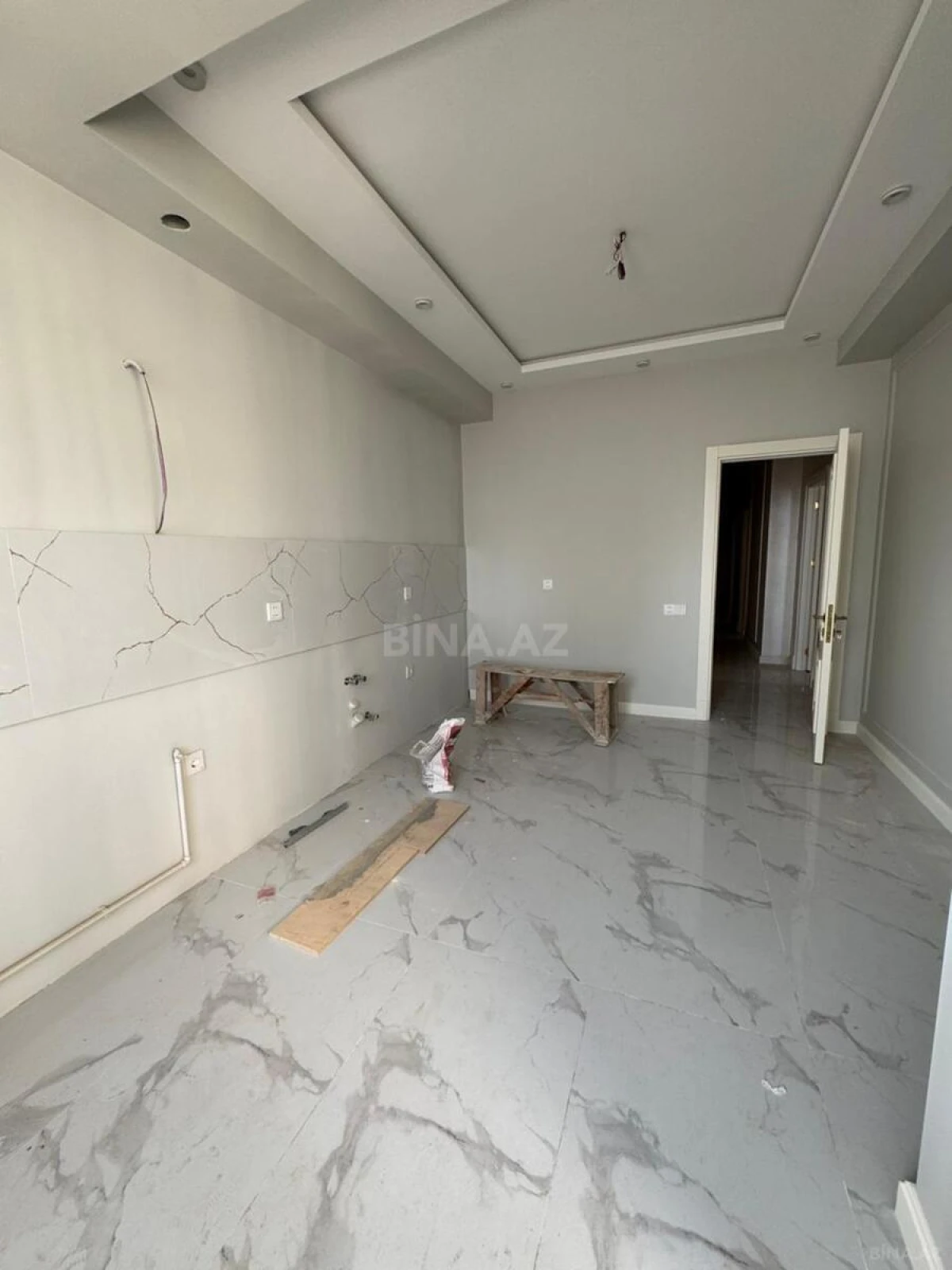 Satılır 3 otaqlı mənzil 138 m²