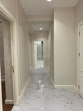 Satılır 3 otaqlı mənzil 138 m²