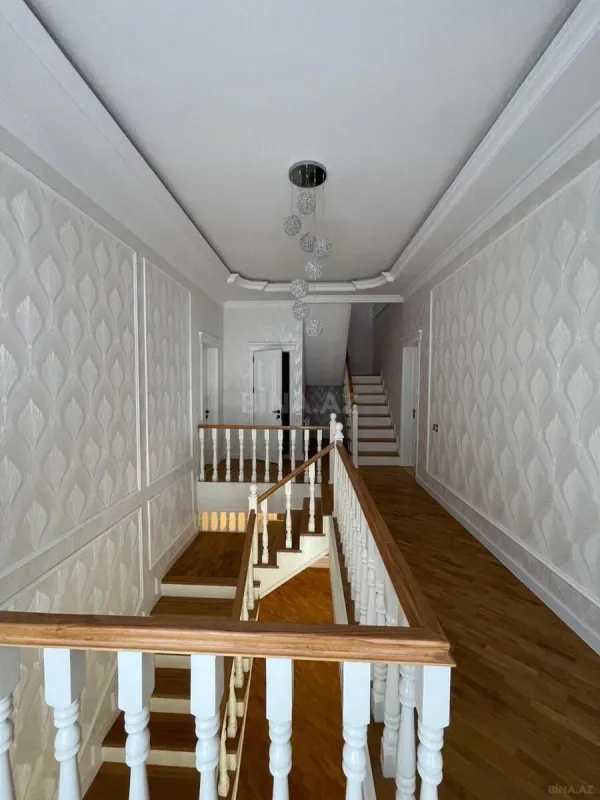 Satılır 8 otaqlı həyət evi 415 m²