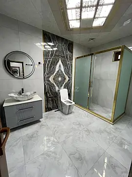 Satılır 8 otaqlı həyət evi 415 m²