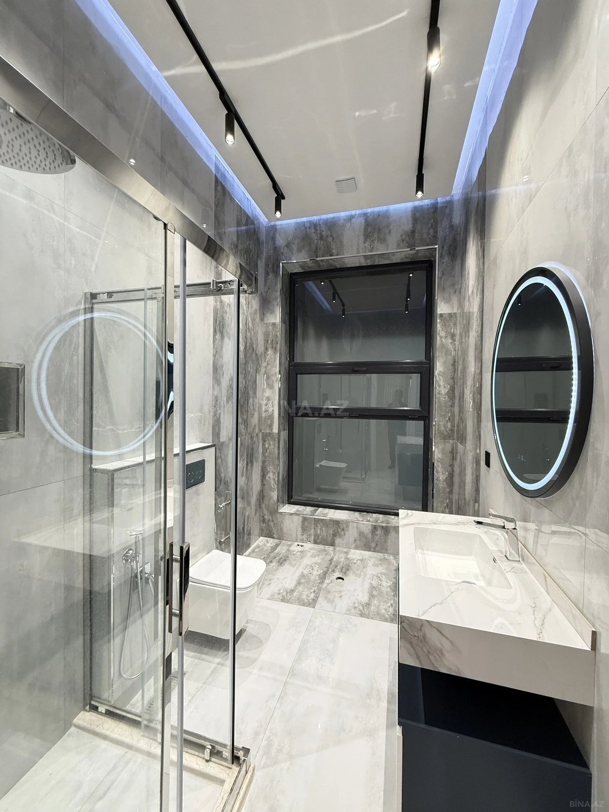 Satılır 5 otaqlı həyət evi 260 m²