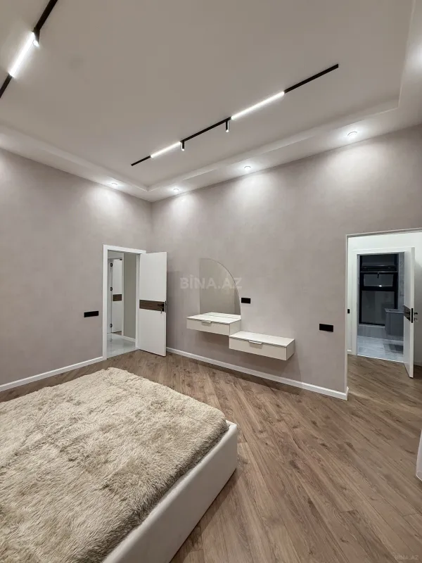 Satılır 5 otaqlı həyət evi 260 m²