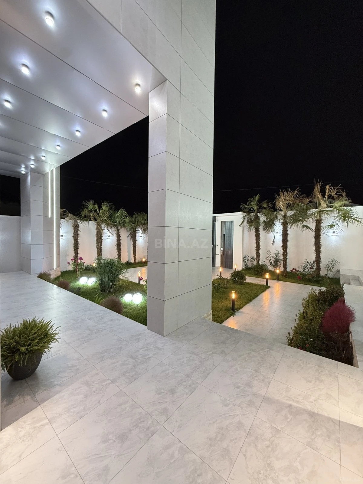 Satılır 5 otaqlı həyət evi 260 m²