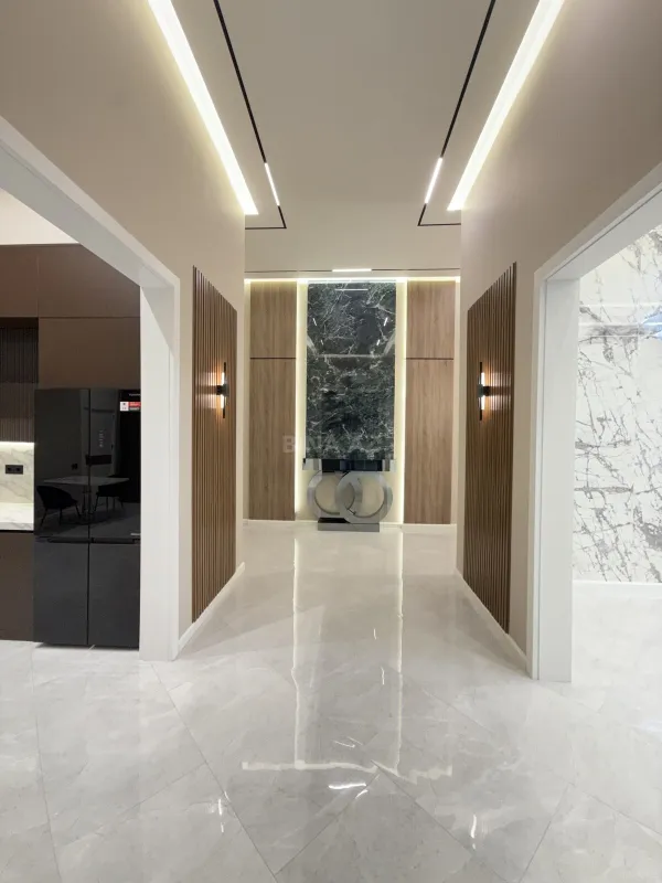 Satılır 5 otaqlı həyət evi 260 m²