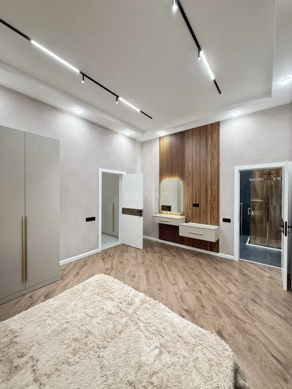 Satılır 5 otaqlı həyət evi 260 m²