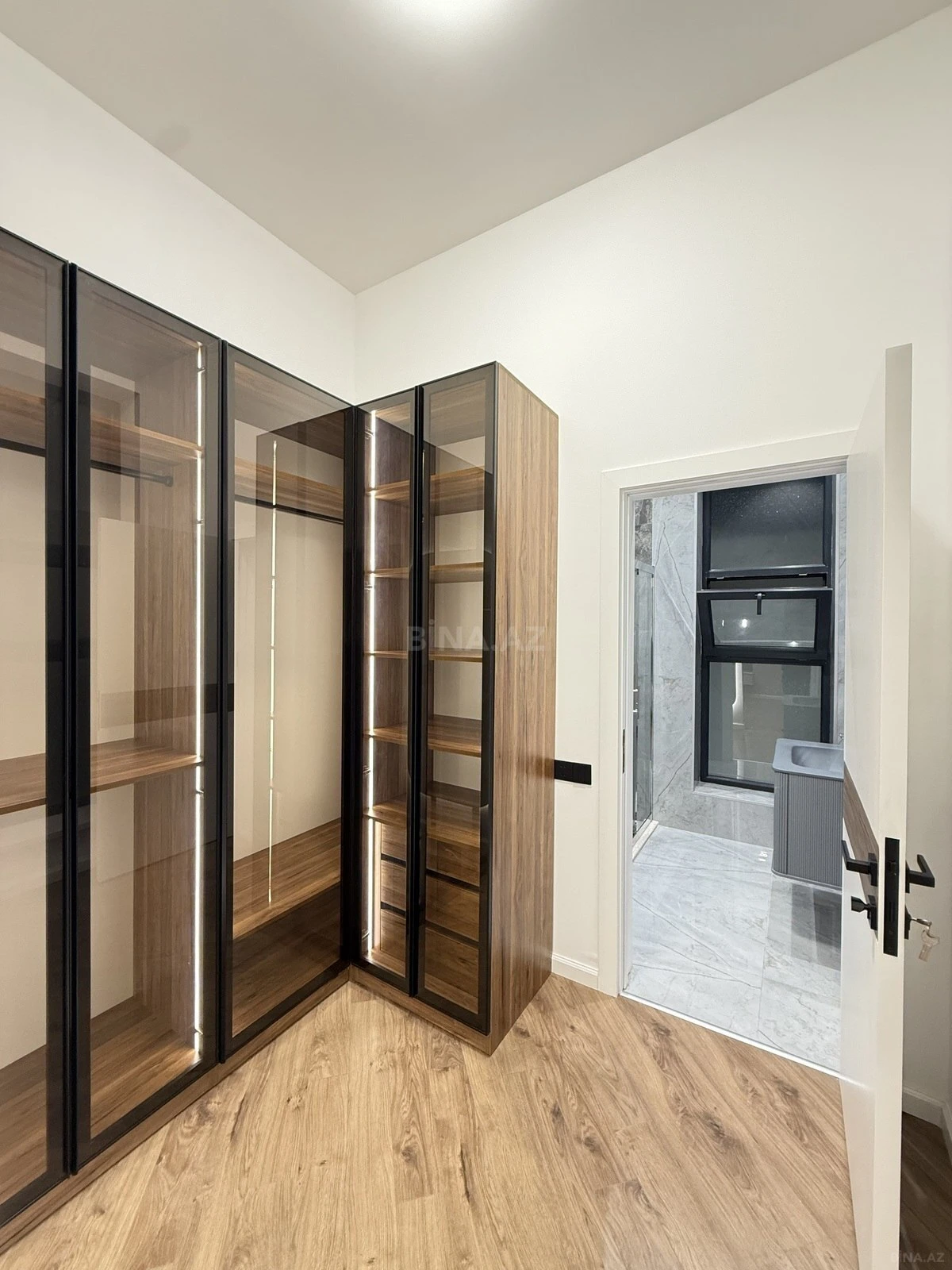 Satılır 5 otaqlı həyət evi 260 m²