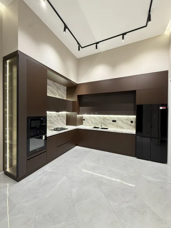 Satılır 5 otaqlı həyət evi 260 m²