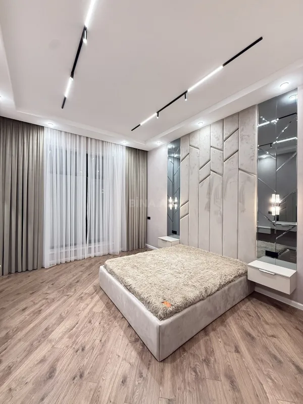 Satılır 5 otaqlı həyət evi 260 m²
