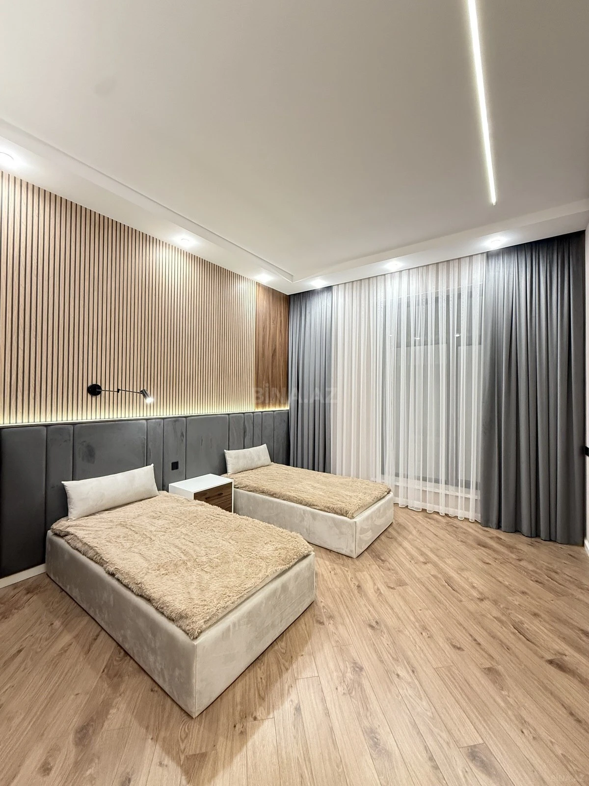 Satılır 5 otaqlı həyət evi 260 m²