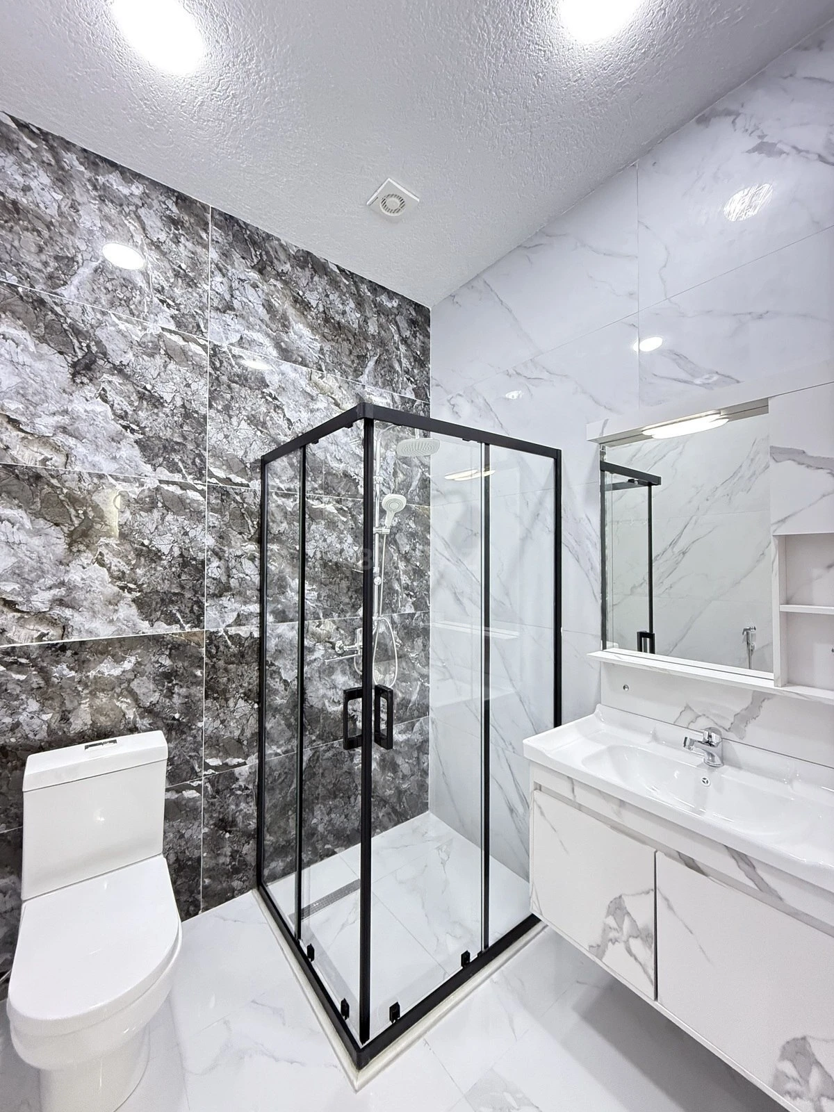 Satılır 4 otaqlı həyət evi 130 m²