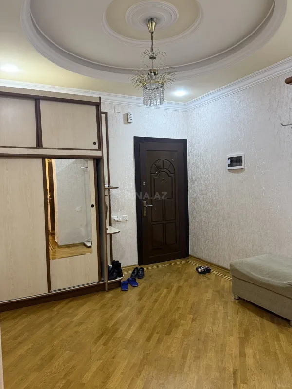 Satılır 3 otaqlı mənzil 140 m²