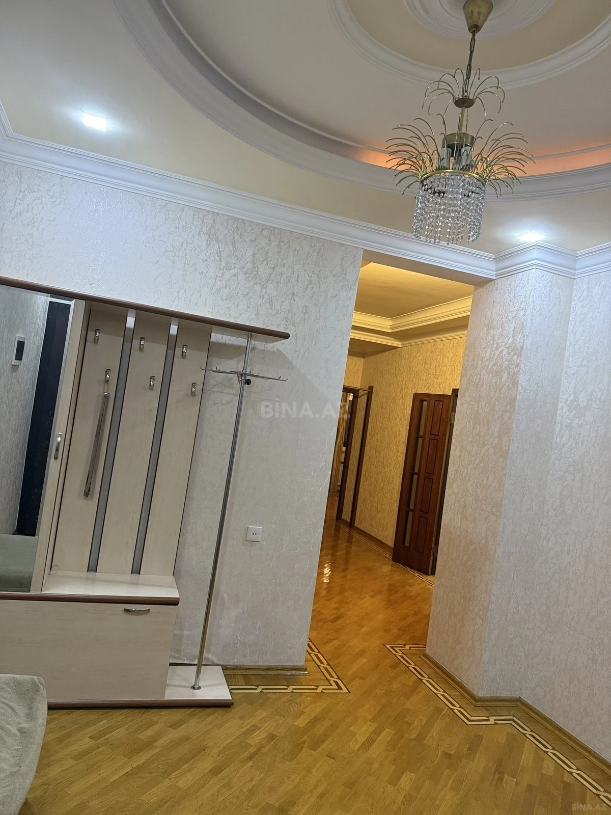 Satılır 3 otaqlı mənzil 140 m²