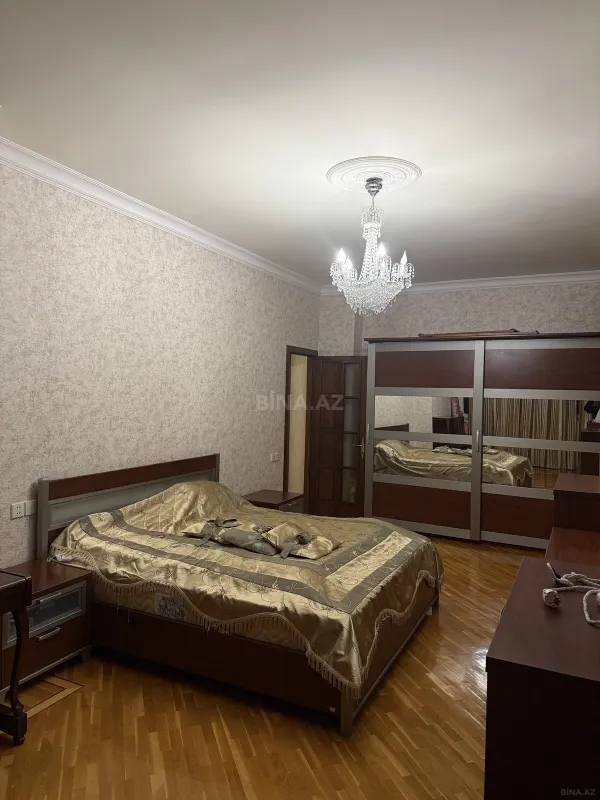Satılır 3 otaqlı mənzil 140 m²