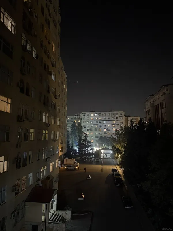 Satılır 3 otaqlı mənzil 140 m²