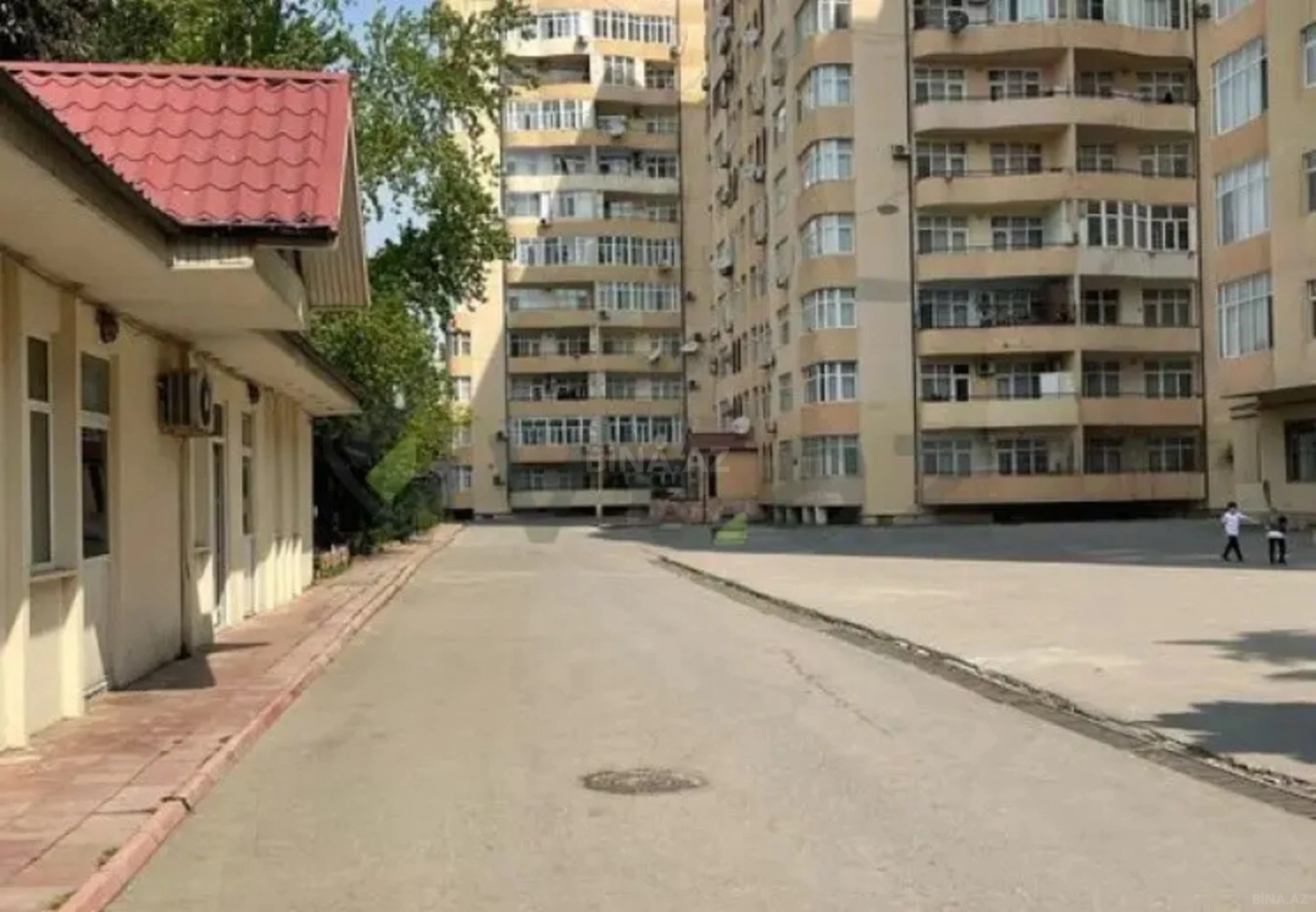 Satılır 3 otaqlı mənzil 140 m²