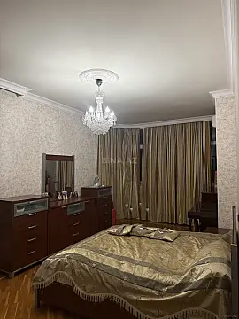 Satılır 3 otaqlı mənzil 140 m²