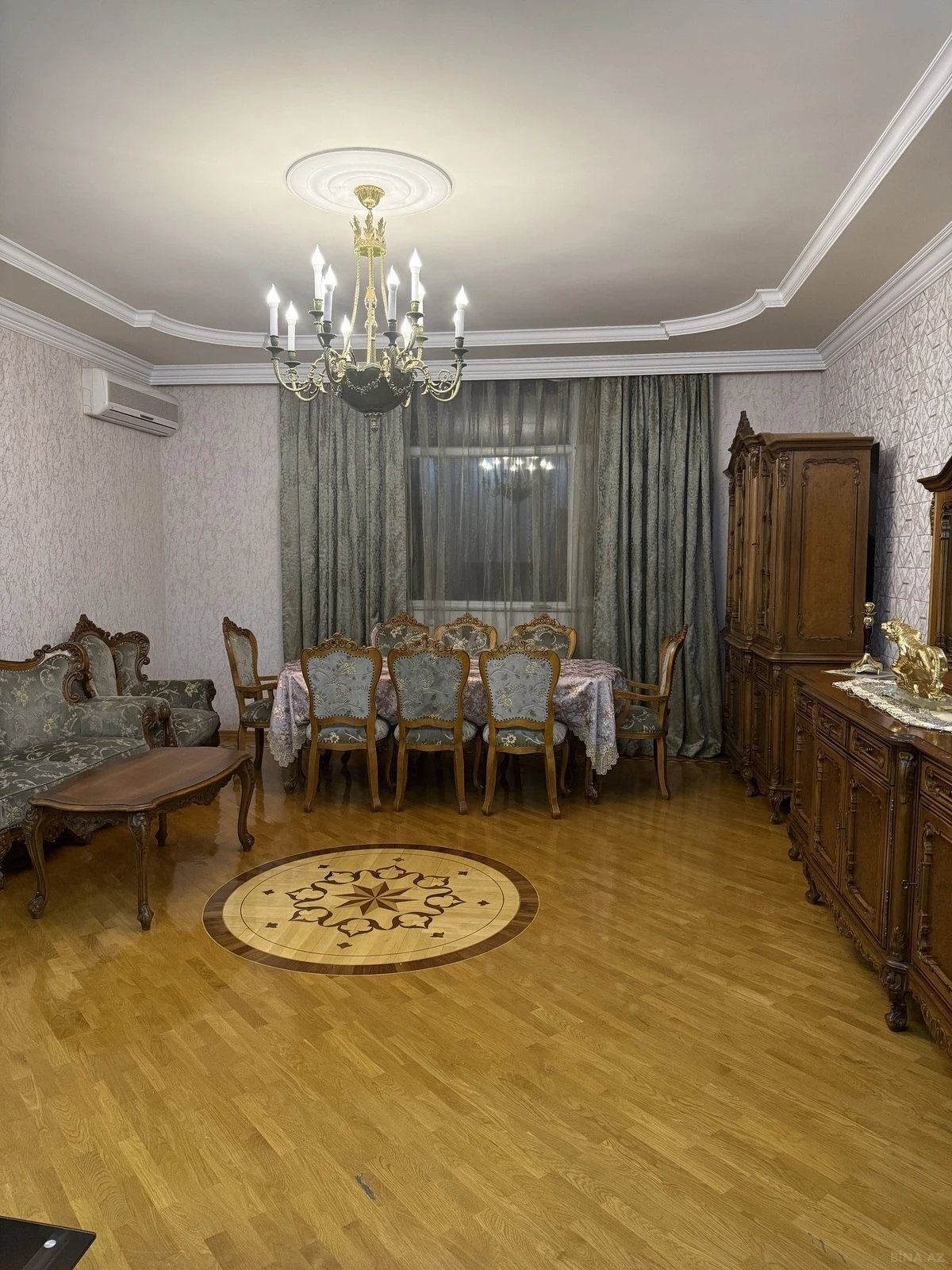 Satılır 3 otaqlı mənzil 140 m²