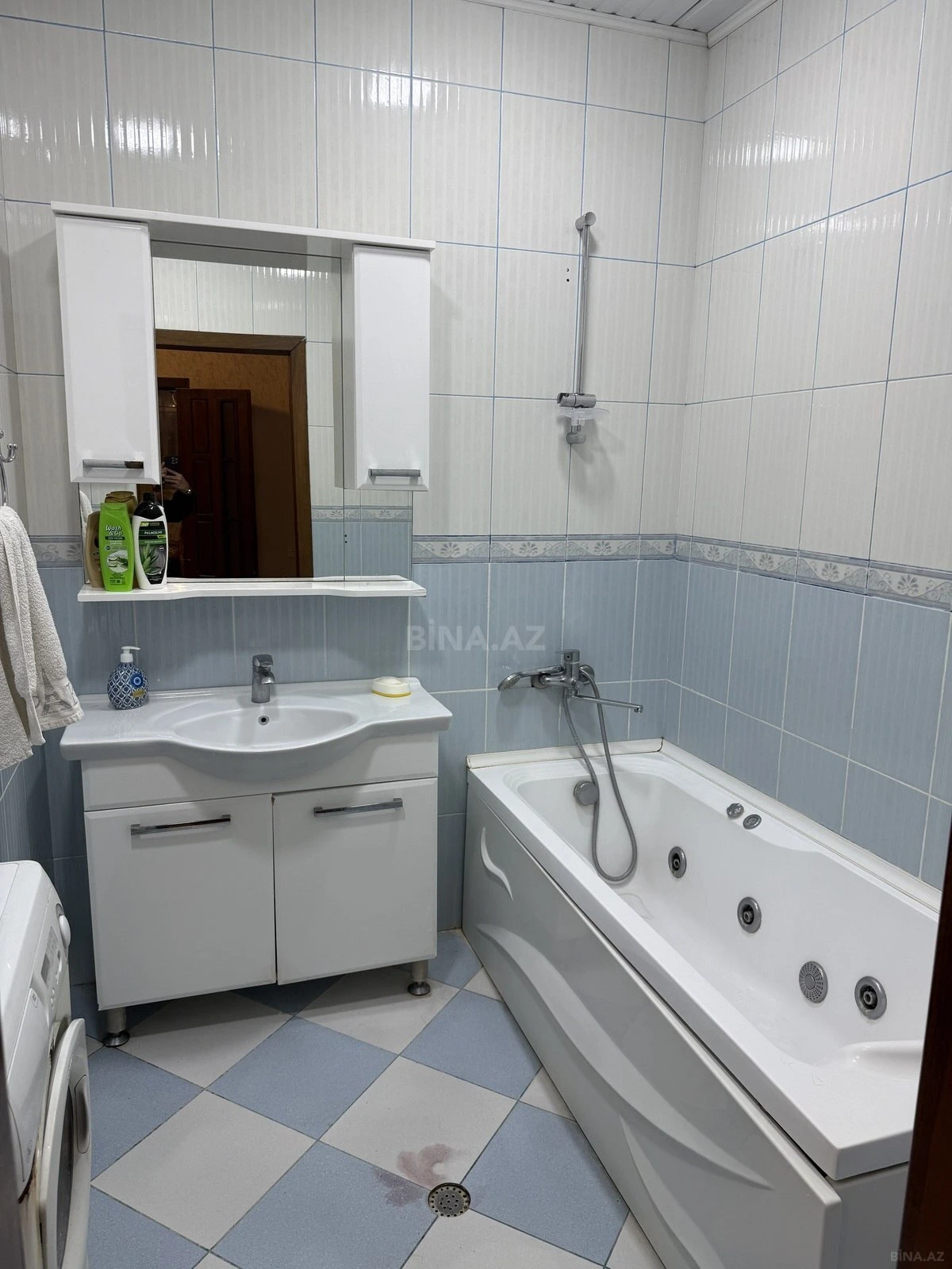 Satılır 3 otaqlı mənzil 140 m²