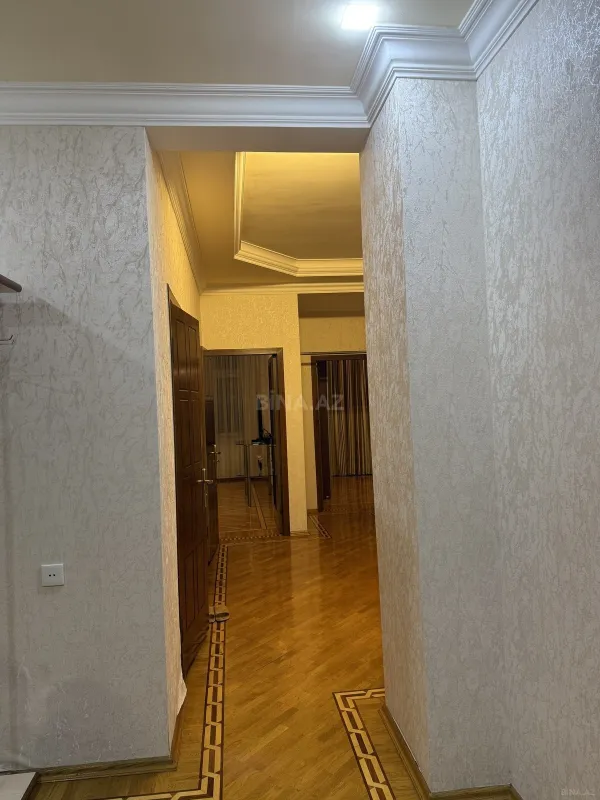 Satılır 3 otaqlı mənzil 140 m²