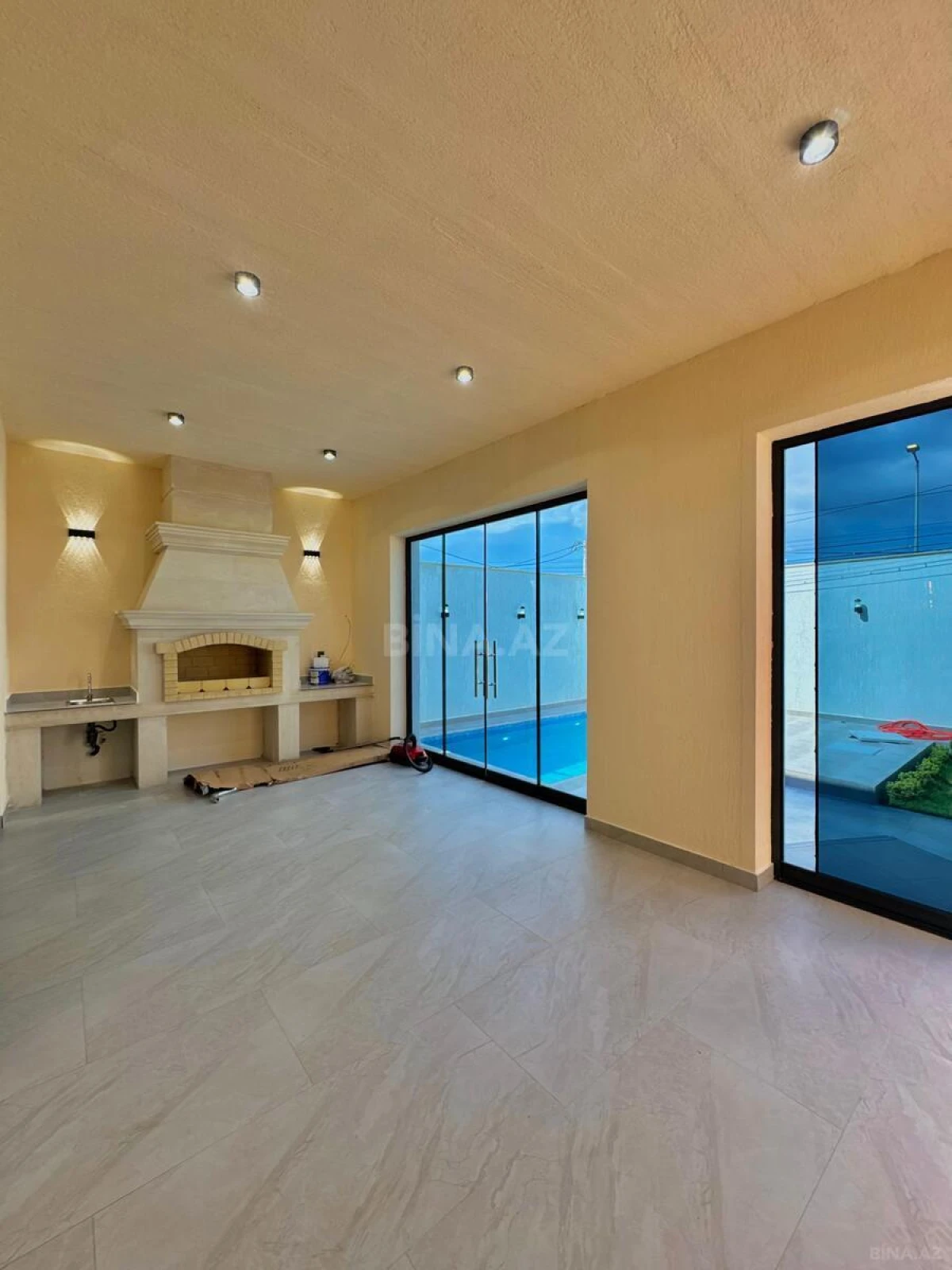 Satılır 4 otaqlı həyət evi 200 m²