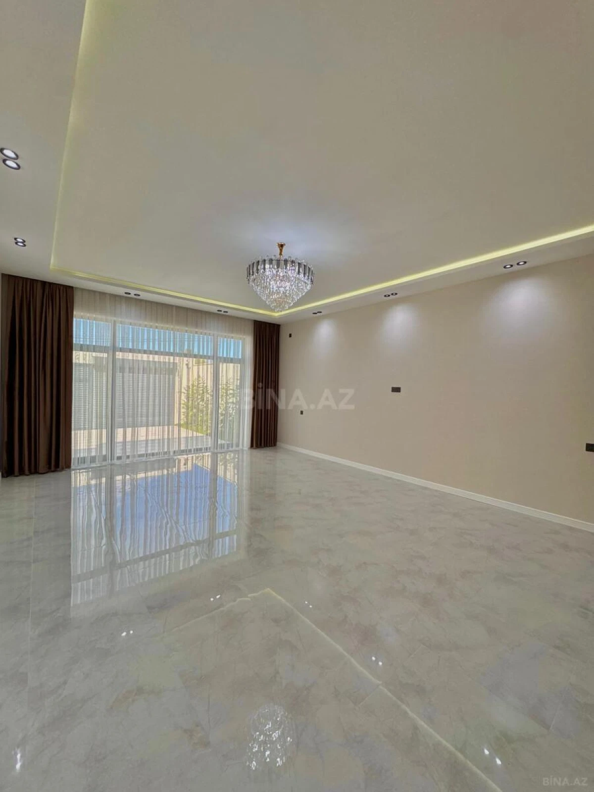 Satılır 4 otaqlı həyət evi 200 m²