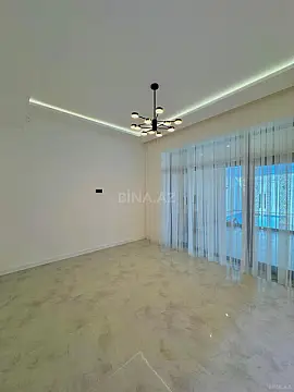 Satılır 4 otaqlı həyət evi 200 m²