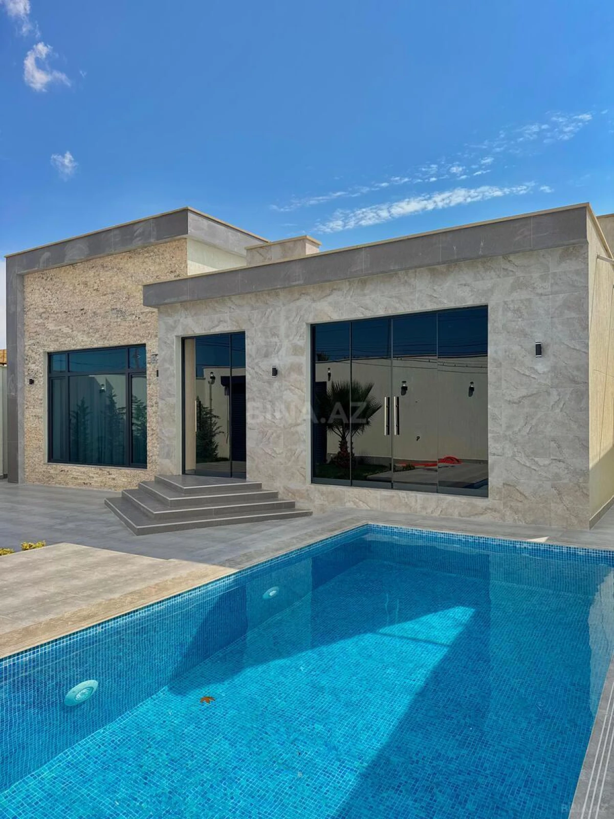 Satılır 4 otaqlı həyət evi 200 m²