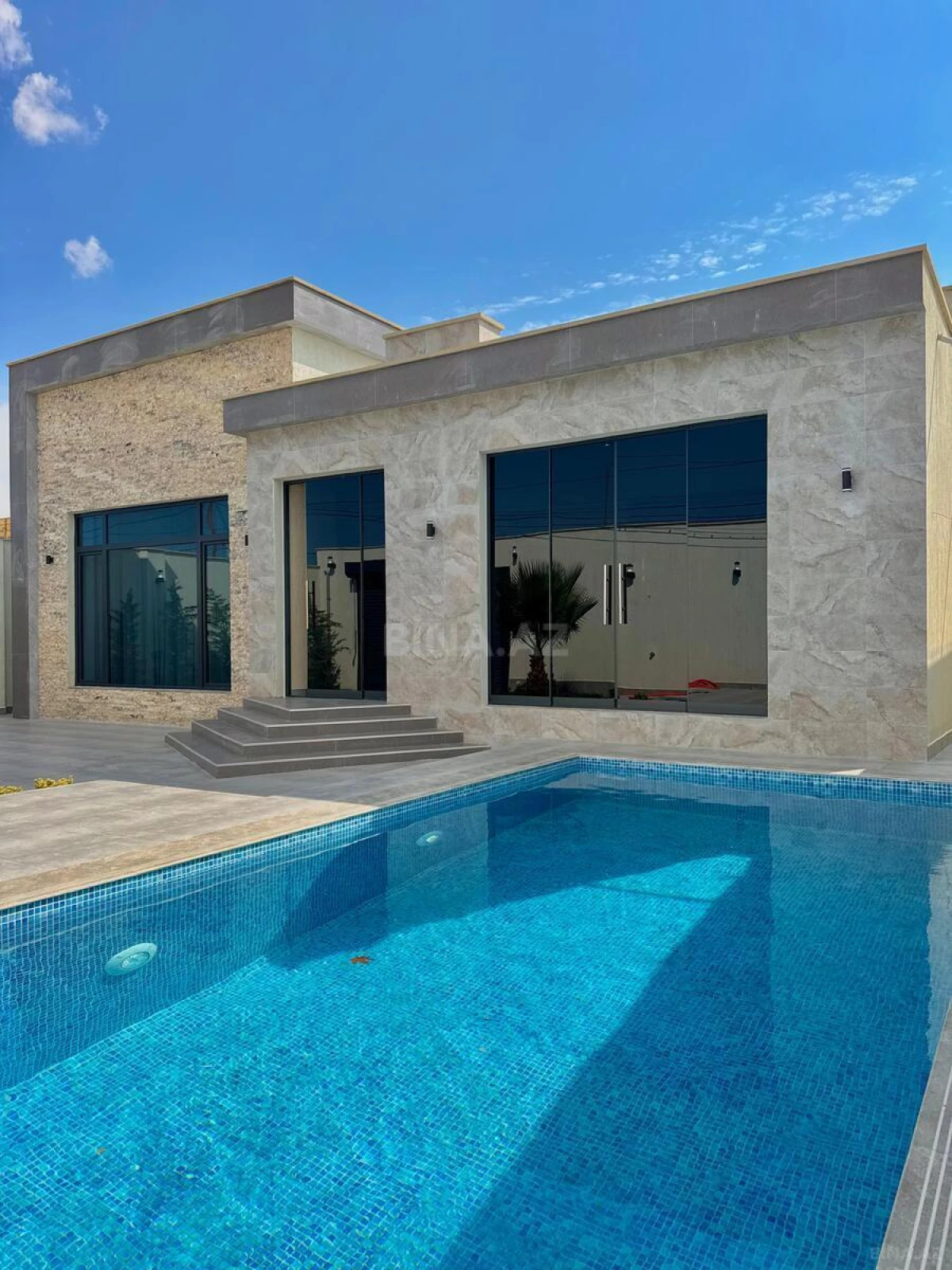 Satılır 4 otaqlı həyət evi 200 m²