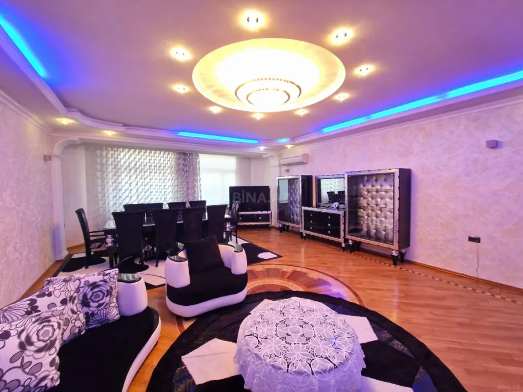 Kirayə verilir 3 otaqlı mənzil 165 m²