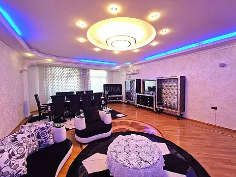 Kirayə verilir 3 otaqlı mənzil 165 m²