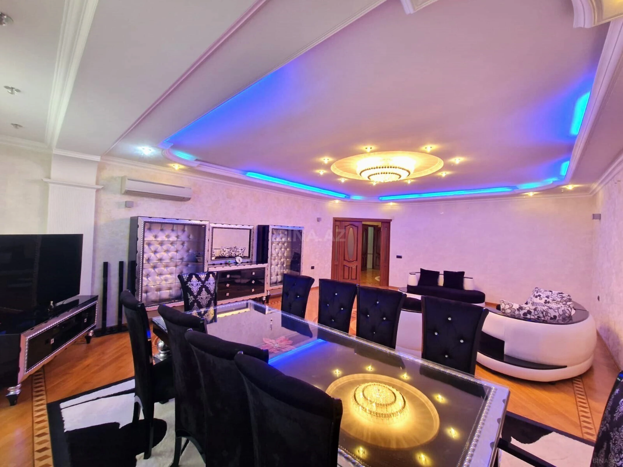 Kirayə verilir 3 otaqlı mənzil 165 m²