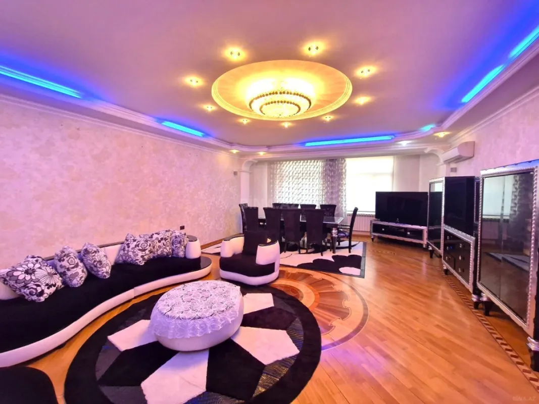 Kirayə verilir 3 otaqlı mənzil 165 m²