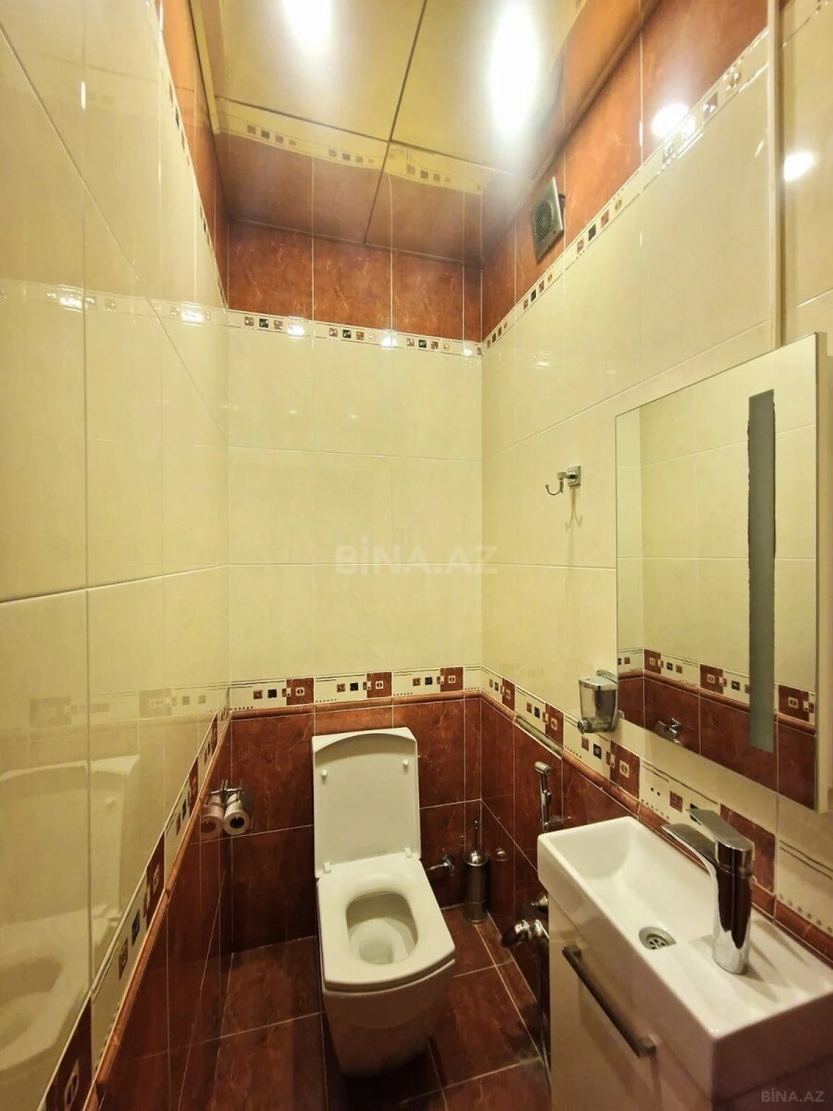 Kirayə verilir 3 otaqlı mənzil 165 m²