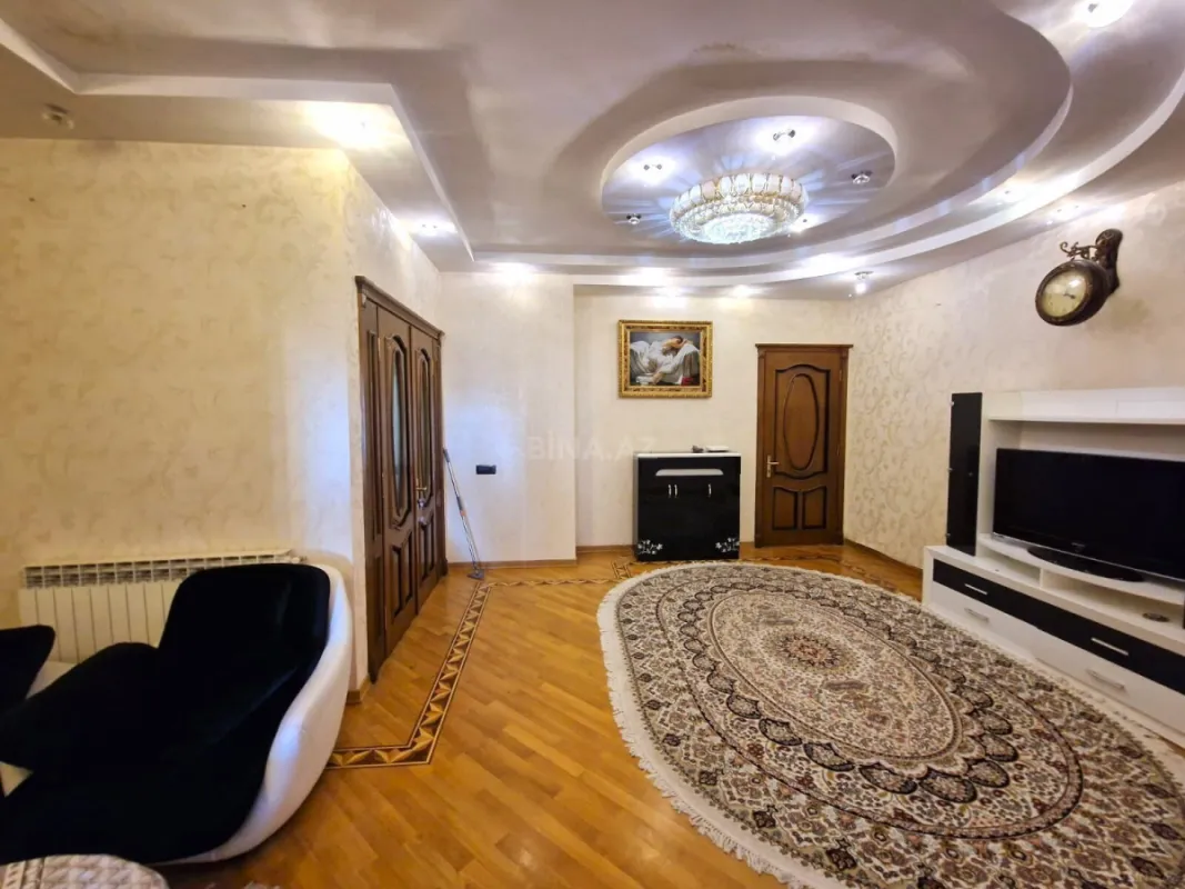 Kirayə verilir 3 otaqlı mənzil 165 m²