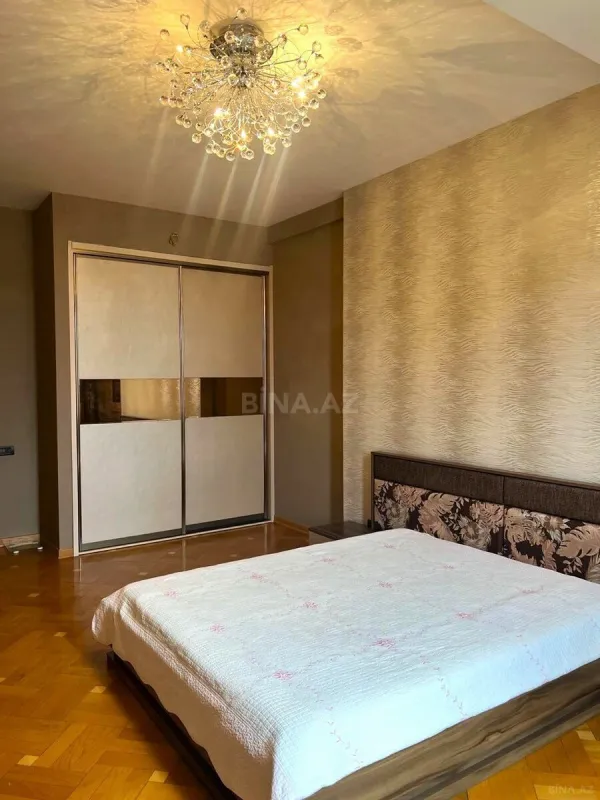 Kirayə verilir 3 otaqlı mənzil 118 m²