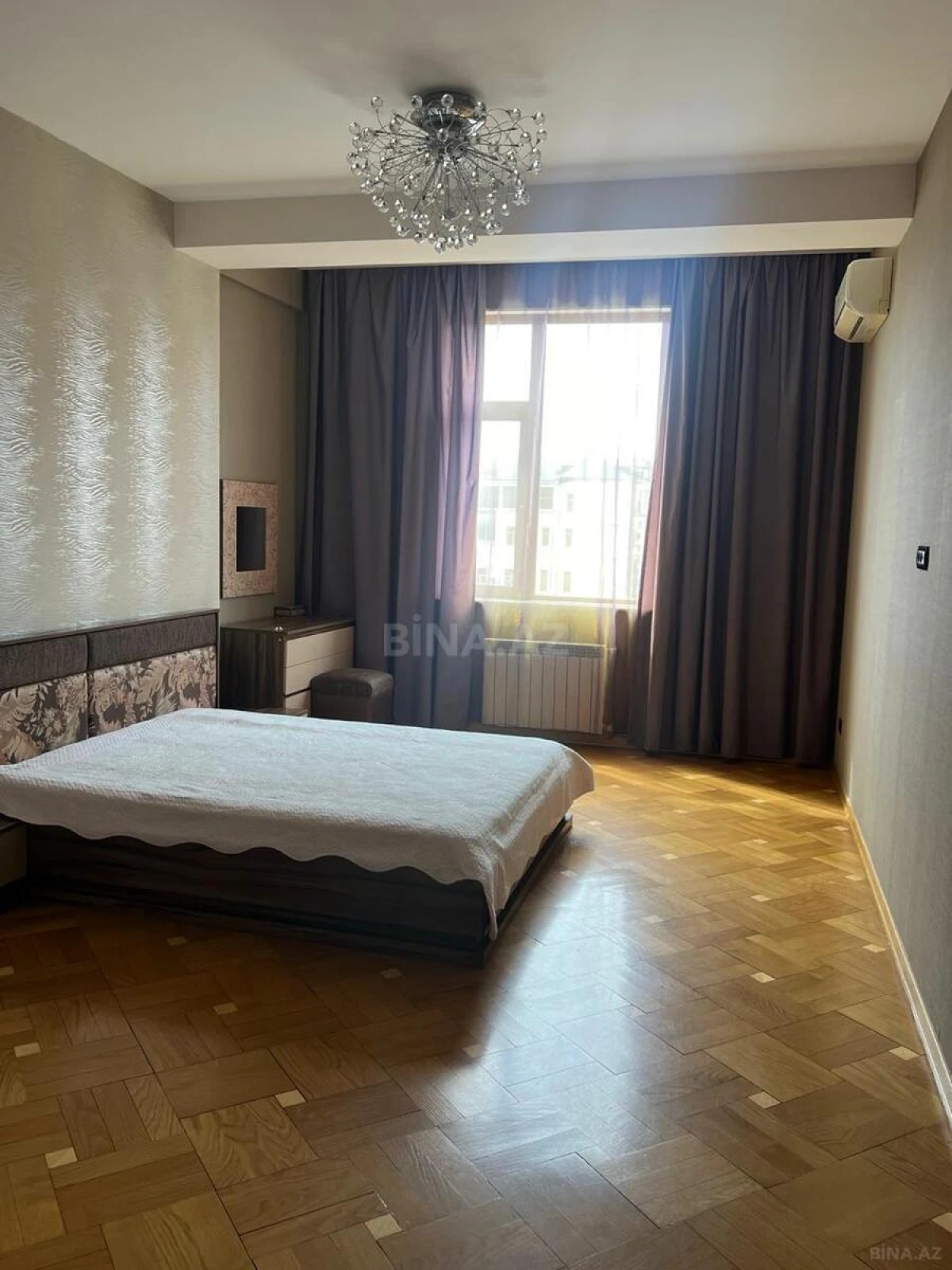 Kirayə verilir 3 otaqlı mənzil 118 m²