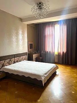 Kirayə verilir 3 otaqlı mənzil 118 m²