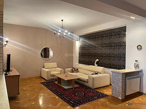 Kirayə verilir 3 otaqlı mənzil 118 m²