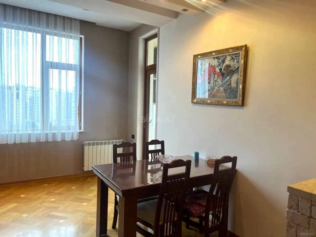 Kirayə verilir 3 otaqlı mənzil 118 m²