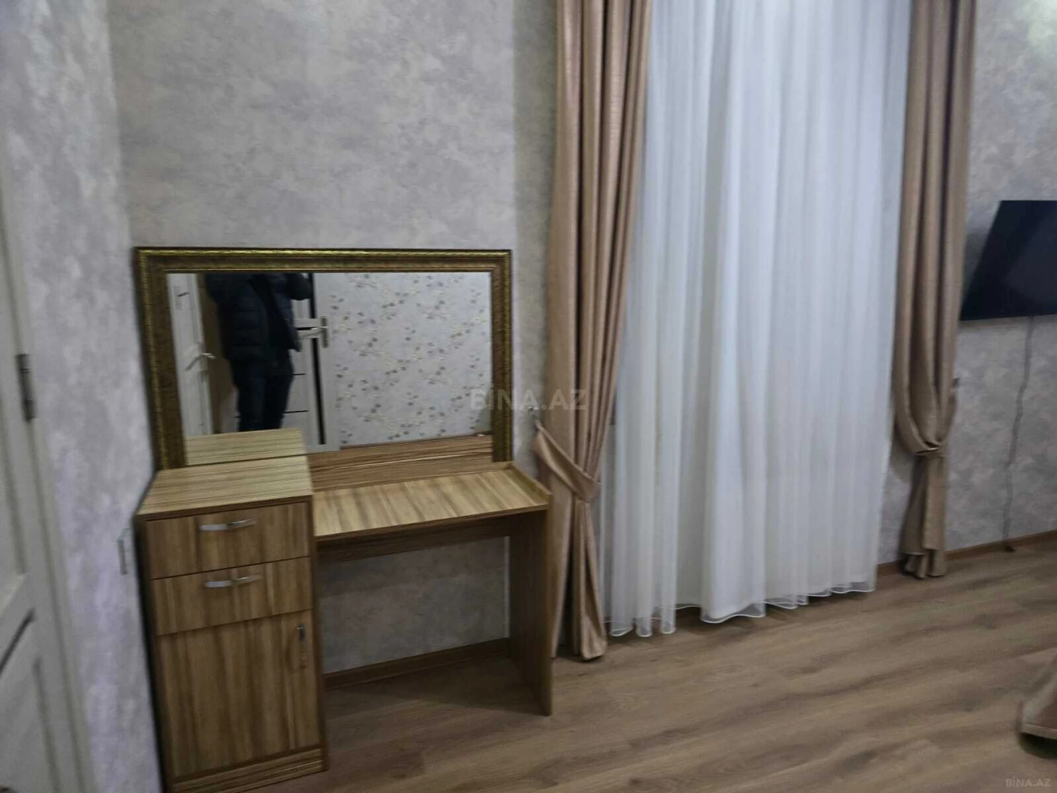 Kirayə verilir 2 otaqlı mənzil 95 m²