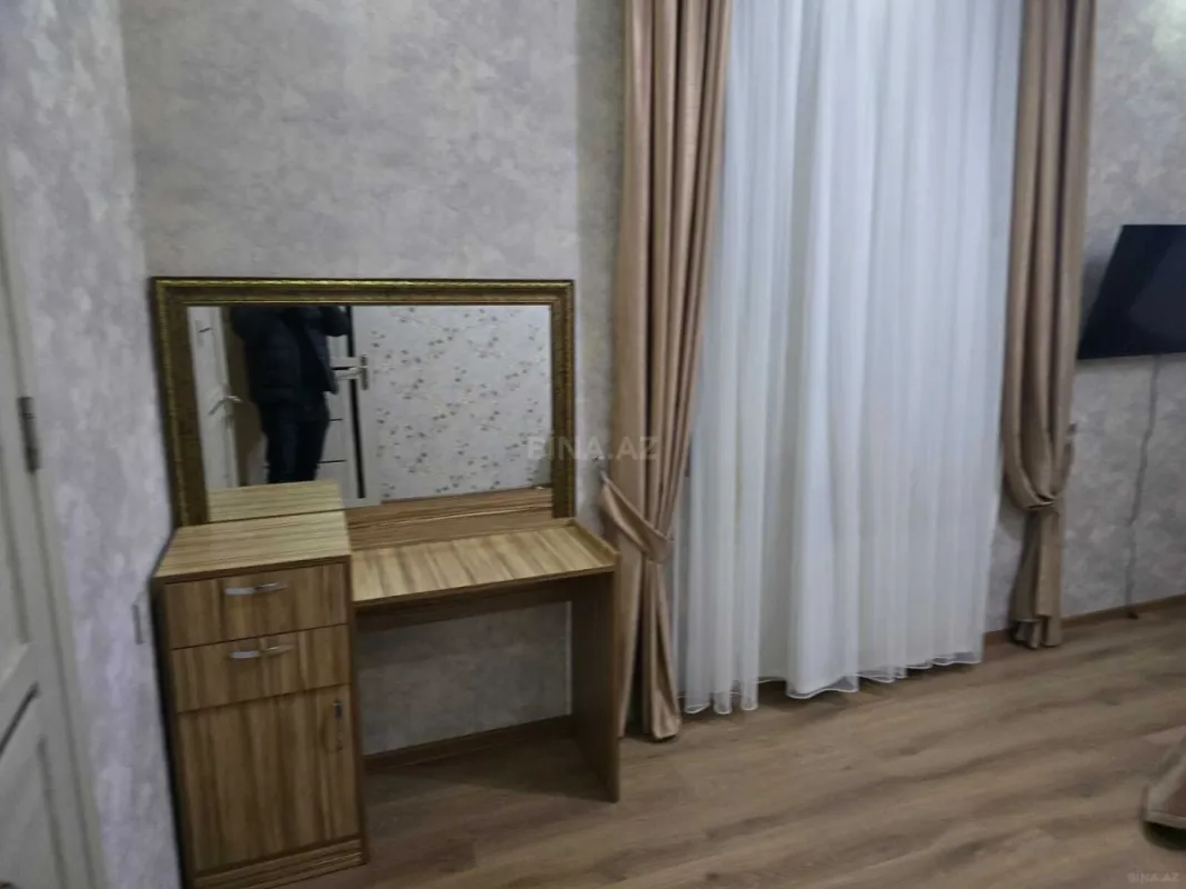 Kirayə verilir 2 otaqlı mənzil 95 m²