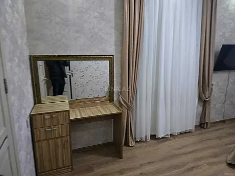 Kirayə verilir 2 otaqlı mənzil 95 m²