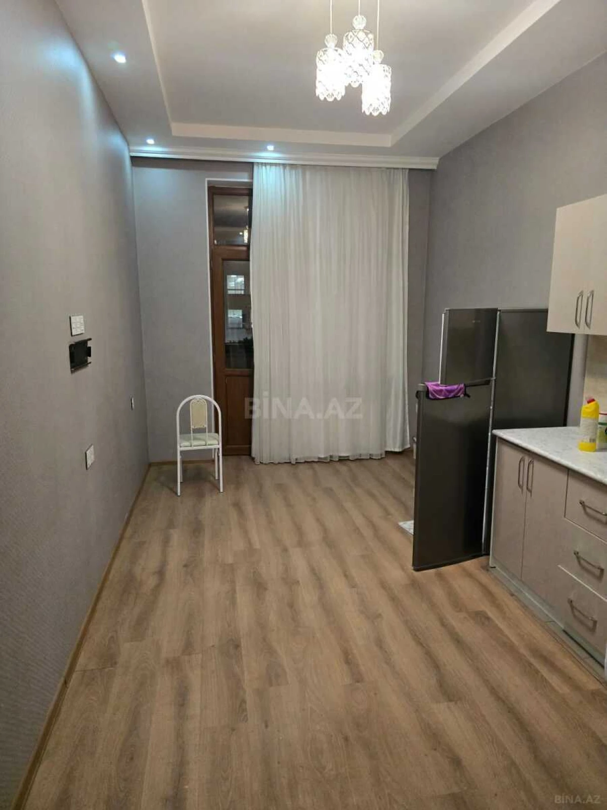 Kirayə verilir 2 otaqlı mənzil 95 m²