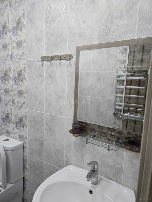 Kirayə verilir 2 otaqlı mənzil 95 m²
