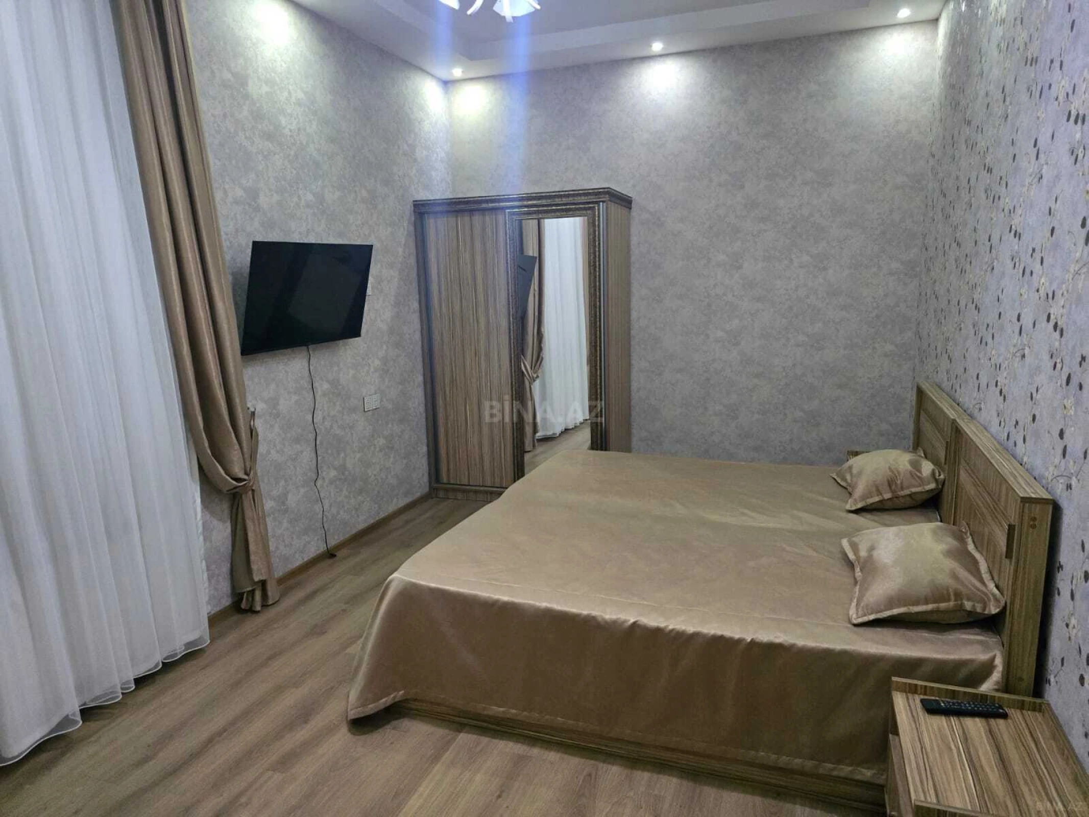 Kirayə verilir 2 otaqlı mənzil 95 m²