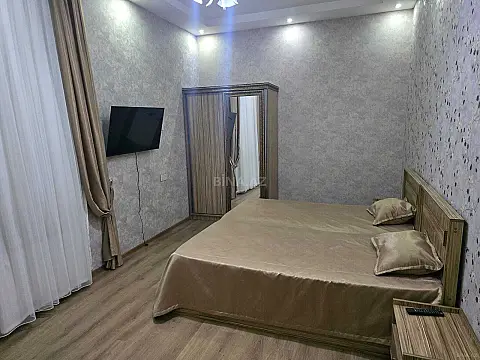 Kirayə verilir 2 otaqlı mənzil 95 m²